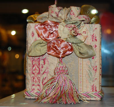 ��������ռ{С����