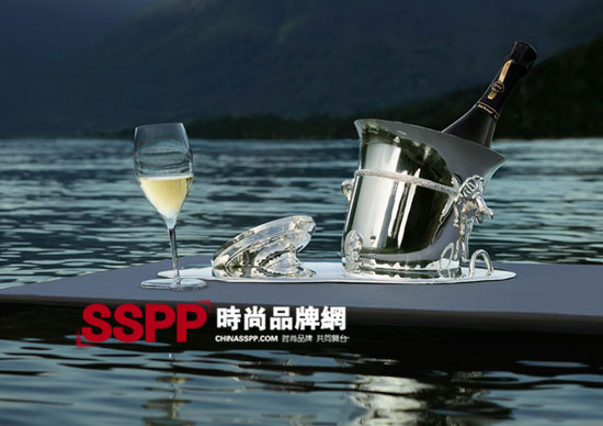 Ruinart限量版香檳冰桶和香檳酒杯