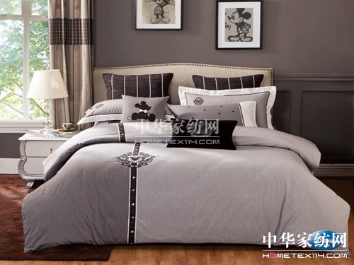 ��ʿ��Ҽ�2012�ﶬ��Ʒ����옷(l��)�r(sh��)�м�