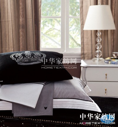 ��ʿ��Ҽ�2012�ﶬ��Ʒ����옷(l��)�r(sh��)�м�