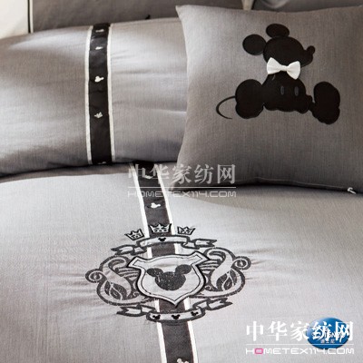 ��ʿ��Ҽ�2012�ﶬ��Ʒ����옷(l��)�r(sh��)�м�