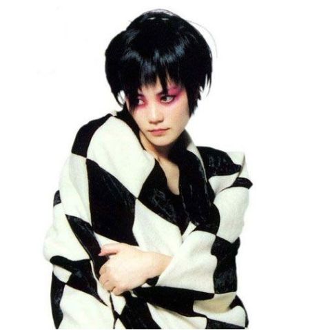 趙薇微博曬新寫真照被稱似王菲