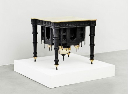 桌子上的泰姬陵