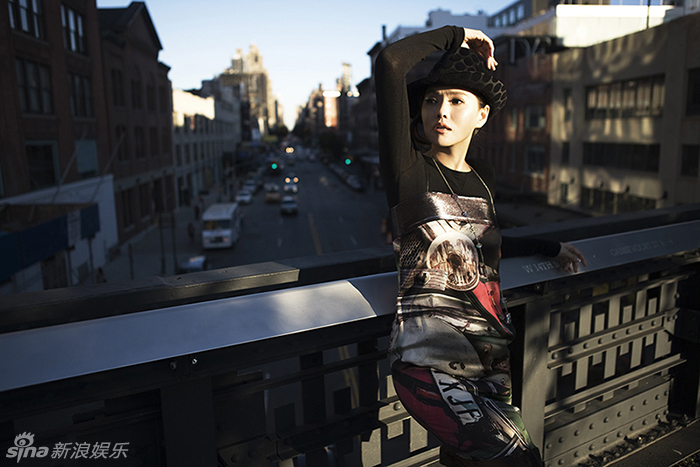 伊能靜硬派寫真新年傳遞正能量