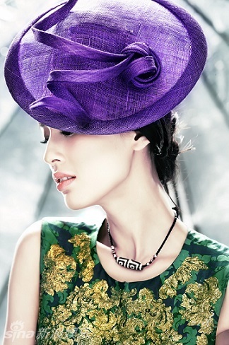 �Sʥ���r�з��惞�ŏ͹��@Ů�˱�ɫ