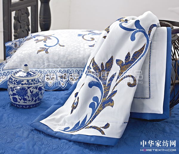 雨蘭“藍(lán)色貴人”床品彰顯尊貴與不凡氣度