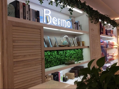 ���z�����ļ������x���m�ļҼ�Ʒ��