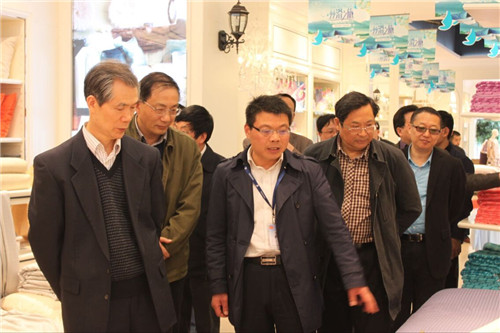 ��ͨ�����f��ϯ������һ�����Pʢ�Ҽ��{��