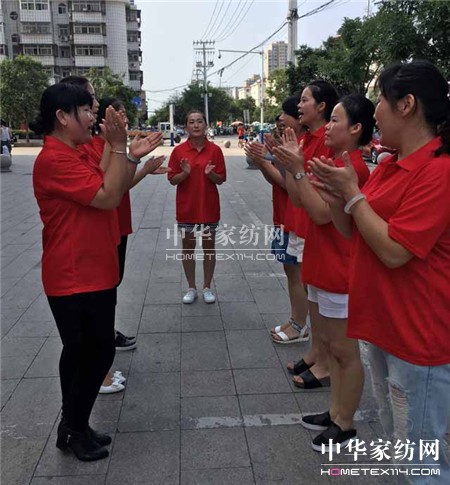 ������ؾ�Ӣ�R�ۣ���ϵ�＾�lչ��