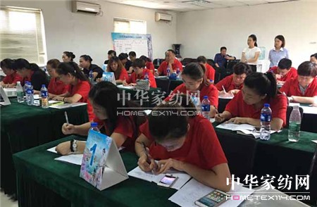 ������ؾ�Ӣ�R�ۣ���ϵ�＾�lչ��