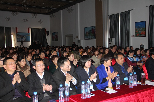 雨蘭“蝶變2017”春夏新品發(fā)布暨營銷峰會(huì)隆重召開——破繭成蝶蛻變新生