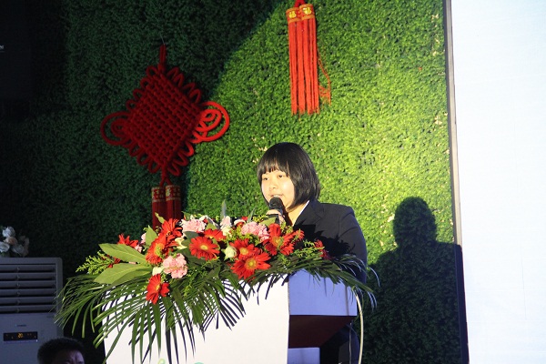 雨蘭“蝶變2017”春夏新品發(fā)布暨營銷峰會(huì)隆重召開——破繭成蝶蛻變新生