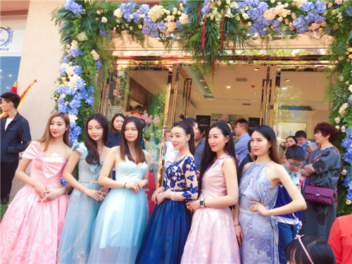 �Ԛ⣡��Ĳ��Ȼ�����@ôһ�ҳ���Pʢ�Ҽ��w��!