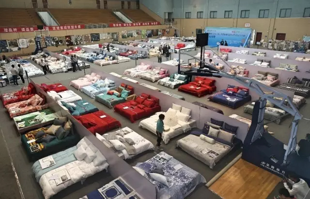 �Ҹ�������ζϯ����ͨ������������300���Ҽ��aƷ��Ů�����