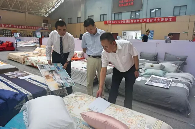 �Ҹ�������ζϯ����ͨ������������300���Ҽ��aƷ��Ů��ʣ�