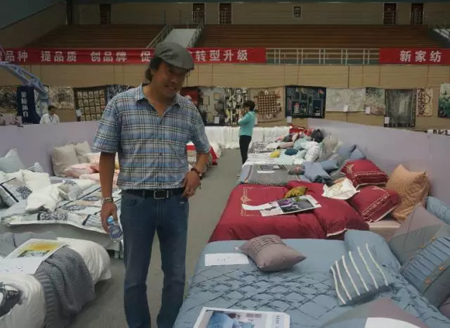 �Ҹ�������ζϯ����ͨ������������300���Ҽ��aƷ��Ů��ʣ�