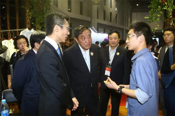 ���@��������L(f��ng)�����м�(li��n)���＾(li��n)չ���_Ļ