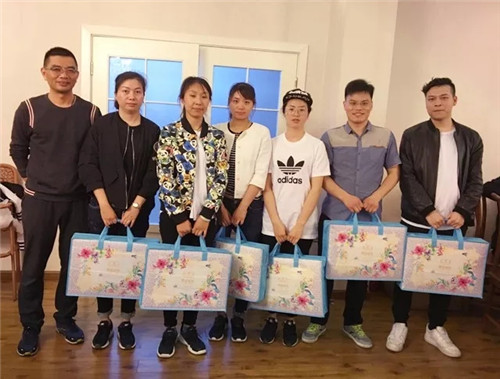 �Pʢ����F����ӨO���澳���ƵZͬ�У�