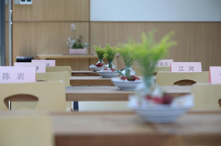 ����Ȼ���ؾ�����������һ�����ӵİl����