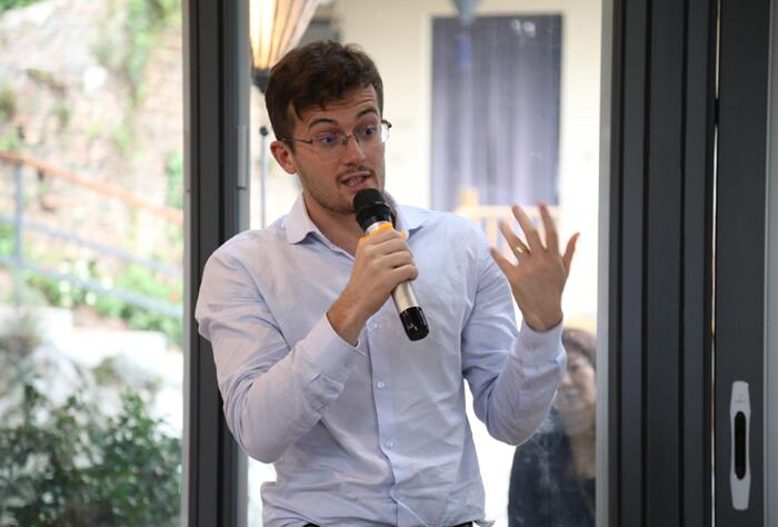 ����Ȼ���ؾ�����������һ�����ӵİl����