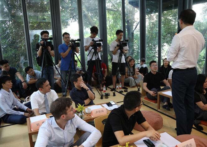 ����Ȼ���ؾ�����������һ�����ӵİl����