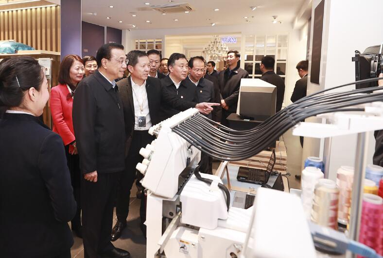 李克強:傳統產業做好了照樣可以不“傳統”