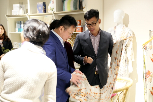 ���������ںϰlչ������L����Ī��˹