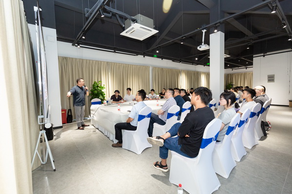 ��������r�� ���h�r��δ���lչ�����}Փ���ں��ݽz�IС��e��