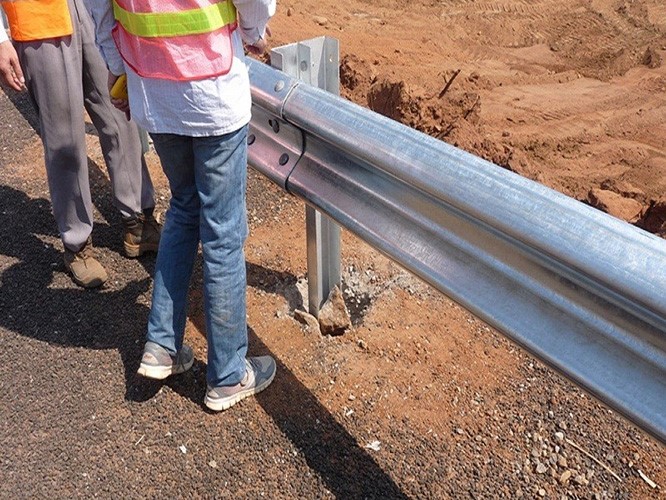 GUARDRAIL PLATE